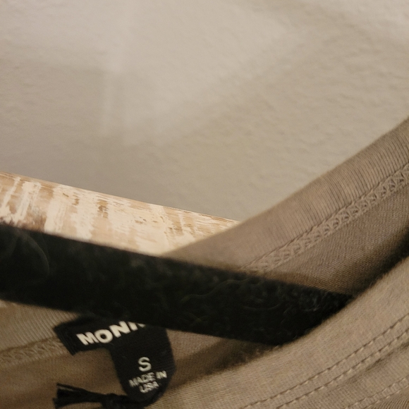 Monrow Asymmetric Strappy Tank NWT  Size Small - Picture 4 of 6